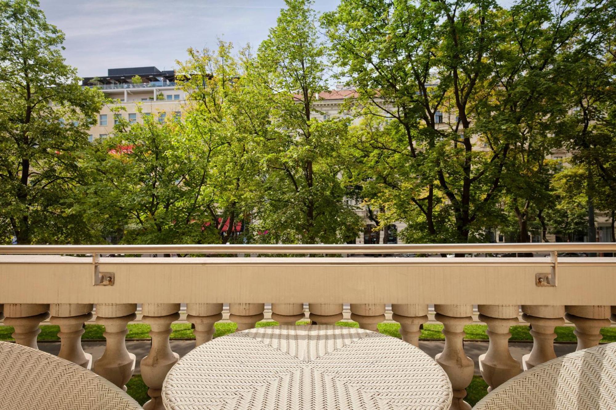 The Ritz-Carlton, Vienna Otel Dış mekan fotoğraf